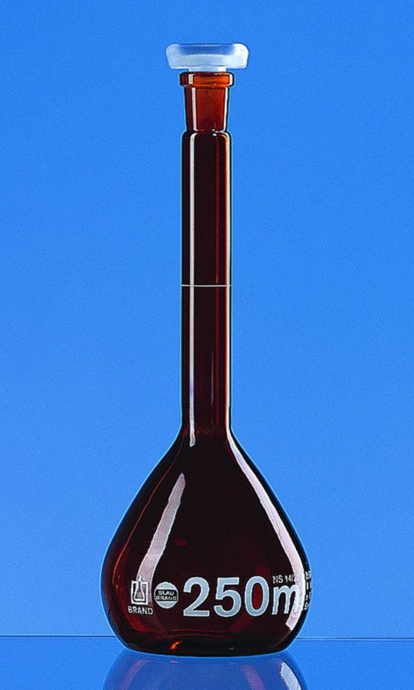 BRAND Volumetric Flask Blaubrand Class A DE, M Brown, 250ml, w/ NS 14/23 Boro 3.3 PP Stopper, Individual Certificate

