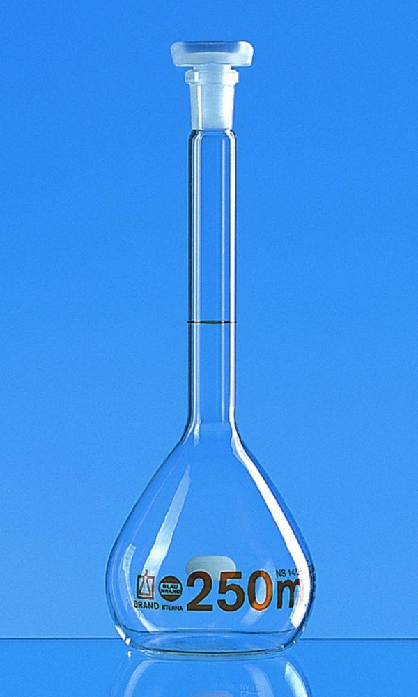 BRAND Volumetric Flask, USP, BLAUBRAND ETERNA, Class A, DE-M, 250 ml, NS 14/23, Boro 3.3, with PP Stopper, USP Individual Certificate

